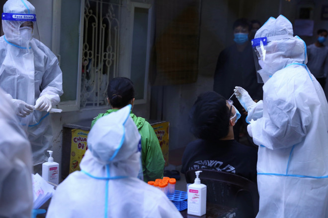 Dịch COVID-19: Hà Nội cấp thuốc và hướng dẫn điều trị cho F0 tại nhà ảnh 1