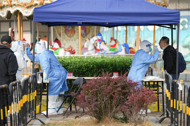 Bắc Kinh siết chặt quy định phòng dịch COVID-19 nơi công cộng ảnh 1