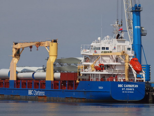 Thủy thủ Nga và Ukraine bị bắt làm con tin ở ngoài khơi Nigeria ảnh 1