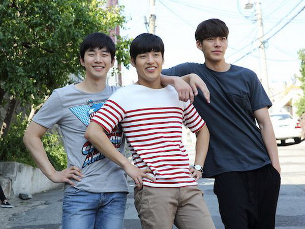 Phim hài tình cảm của xứ Kim Chi "Twenty" đã đến Việt Nam ảnh 1