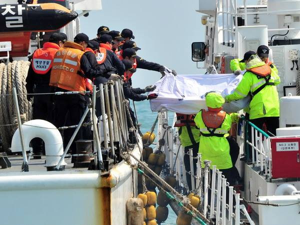 Số người thiệt mạng trong vụ đắm phà SEWOL tăng lên 58 người ảnh 1