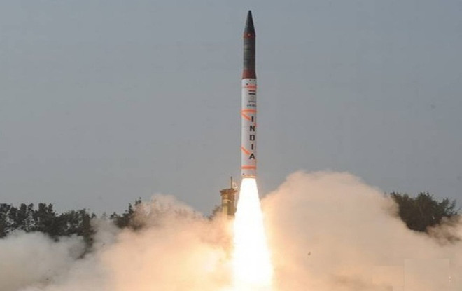 Ấn Độ thử thành công tên lửa đạn đạo Agni-IV mang đầu đạn hạt nhân ảnh 1