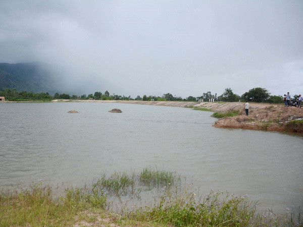 Nghệ An: Nắng nóng, hai cháu nhỏ tử vong khi đi tắm dưới ao ảnh 1