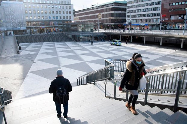 Các nhà nghiên cứu Thụy Điển khuyến nghị đeo khẩu trang tại trường học ảnh 1