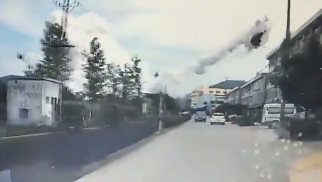 10 người chết, hơn 100 bị thương trong vụ nổ xe bồn ở Trung Quốc ảnh 1