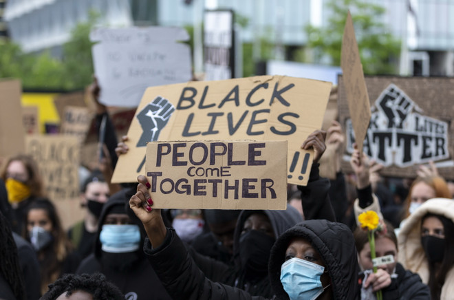 Thị trưởng London kêu gọi người dân tránh tới trung tâm thành phố ảnh 1