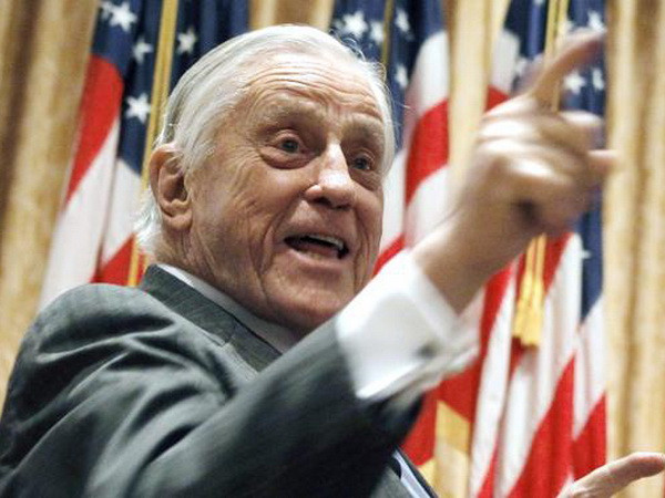 Nhà báo Mỹ "hất đổ" ghế Tổng thống Mỹ Richard Nixon qua đời ảnh 1