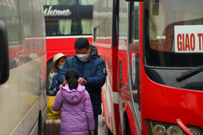 Bến xe vắng lặng ngày làm việc cuối của kỳ nghỉ Tết Nguyên đán ảnh 5