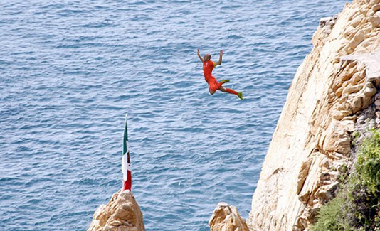 Arjen Robben bị chế ảnh hài hước vì pha ngã “kiếm” phạt đền ảnh 5