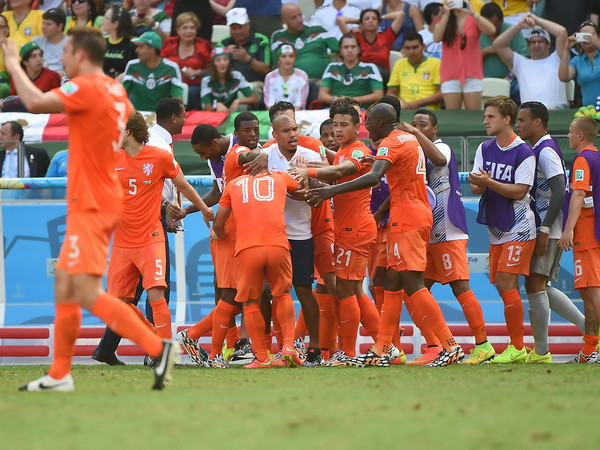 Trận đấu nhiều mồ hôi và nước mắt nhất từ vòng knock-out ảnh 1