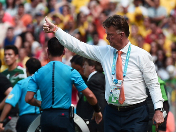 Louis van Gaal được ca ngợi là “thiên tài” khi bỏ van Persie ảnh 1