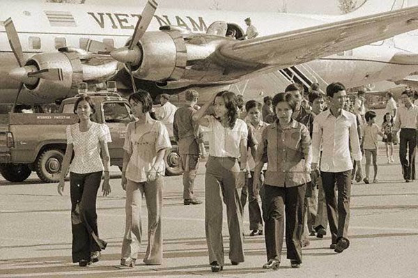 Chiêm ngưỡng vẻ đẹp của những quý cô Sài Gòn xưa và nay ảnh 3