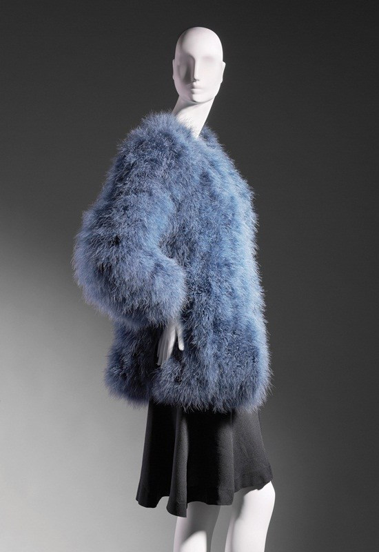 Chiếc áo lông xù (chubby fur) trứ danh của Yves Saint Laurent Tìm hiểu lịch sử hình thành xu hướng thời trang trên thế giới ảnh 8