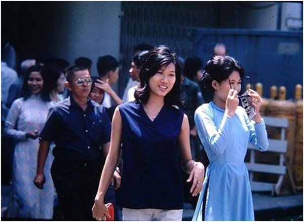 Chiêm ngưỡng vẻ đẹp của những quý cô Sài Gòn xưa và nay ảnh 1