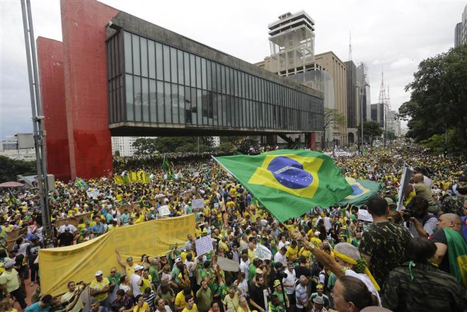 Brazil: Hơn 1 triệu người biểu tình phản đối tổng thống Rousseff ảnh 1