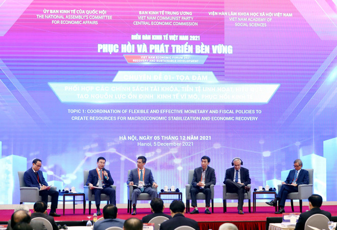 Ổn định mặt bằng lãi suất, tập trung gỡ khó khăn cho doanh nghiệp ảnh 1