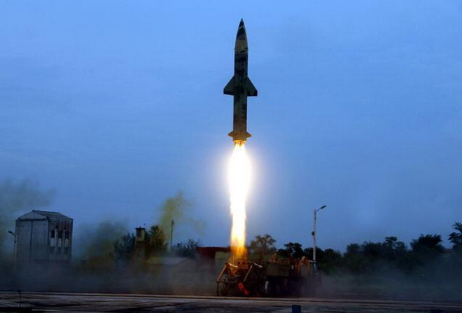 Ấn Độ thử thành công tên lửa có khả năng mang đầu đạn hạt nhân ảnh 1