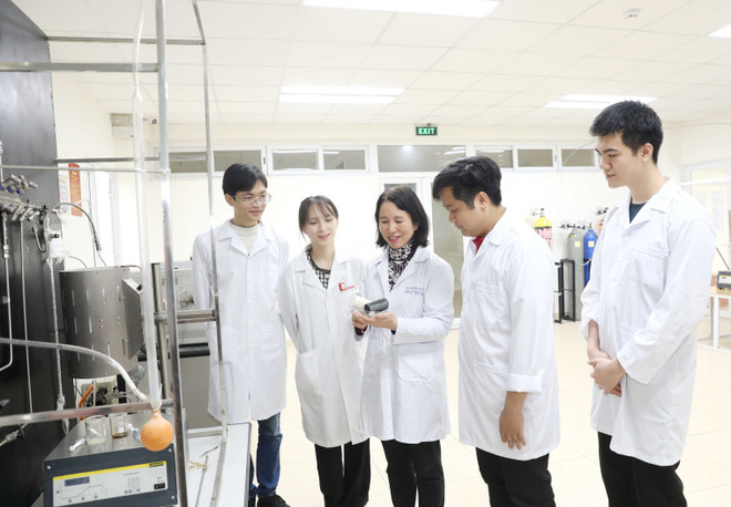 Giải thưởng Kovalevskaia - khẳng định tài năng phụ nữ Việt ảnh 2