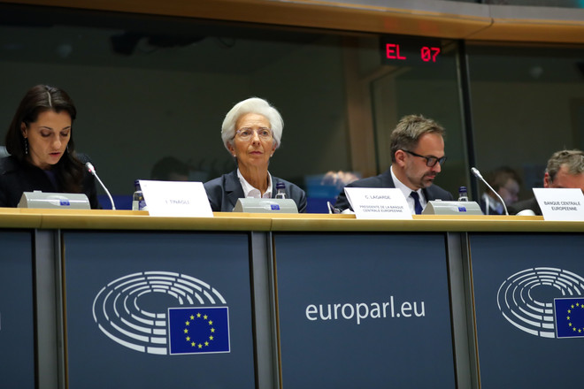 Gói hỗ trợ khẩn cấp 75 tỷ euro của ECB có trấn an được châu Âu? ảnh 1