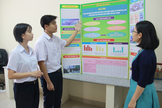 Hai học sinh với đề tài khoa học giúp giảm áp lực trong học tập ảnh 2