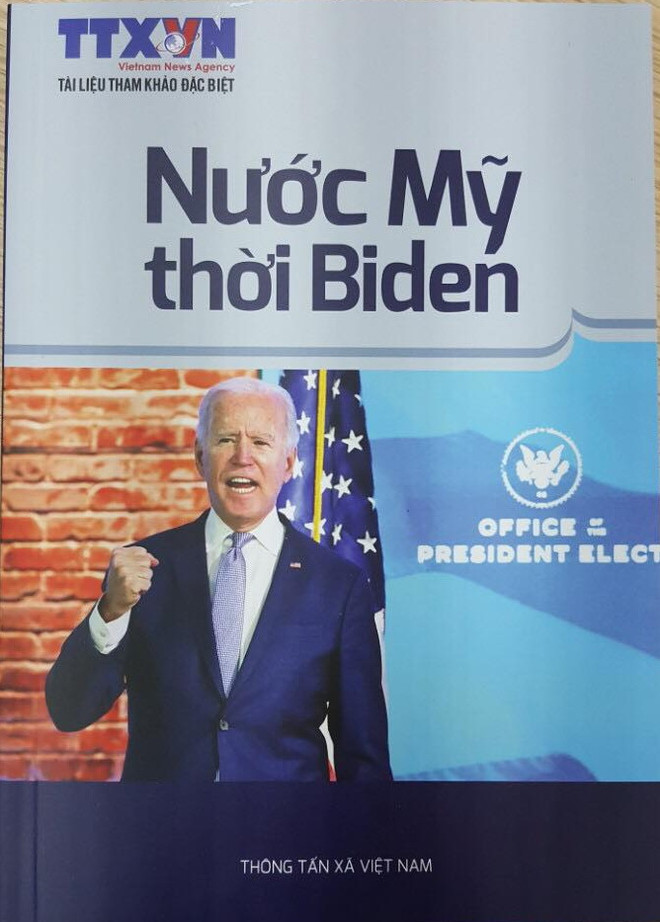 TTXVN giới thiệu cuốn tài liệu tham khảo đặc biệt 'Nước Mỹ thời Biden' ảnh 1