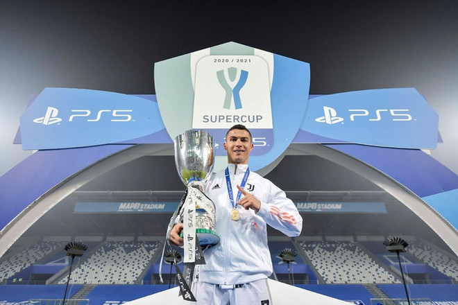 Ronaldo đi vào lịch sử trong ngày Juventus giành Siêu cúp Italy ảnh 2