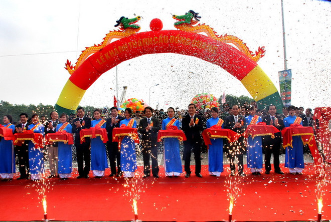 Khánh thành cầu Đồng Quang: Kết nối chiến lược Hà Nội và Tây Bắc ảnh 1