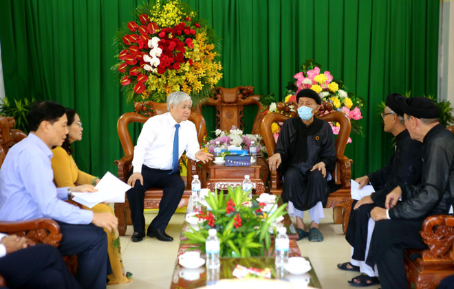 Chủ tịch MTTQ Việt Nam thăm, chúc mừng chức sắc tôn giáo ở TP.HCM ảnh 2