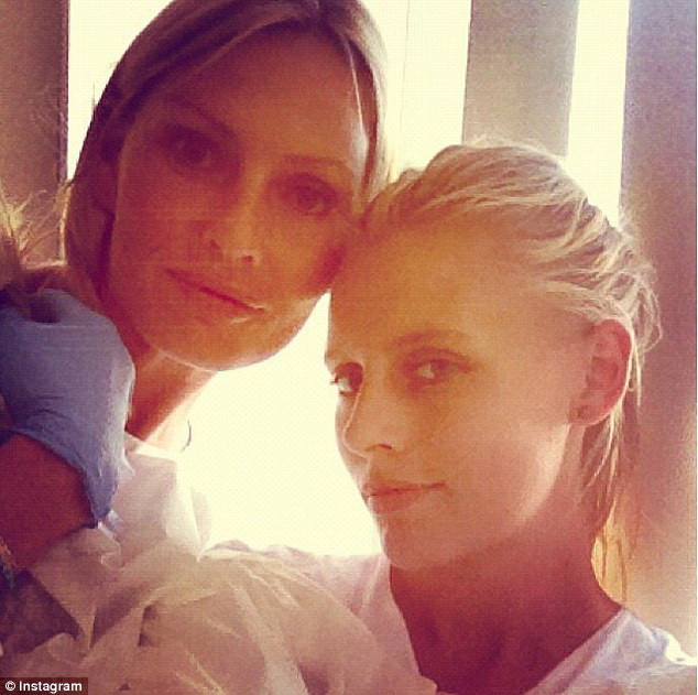 Mỹ: Người mẫu trẻ suýt chết vì bị hội chứng sốc độc do dùng tampon ảnh 2