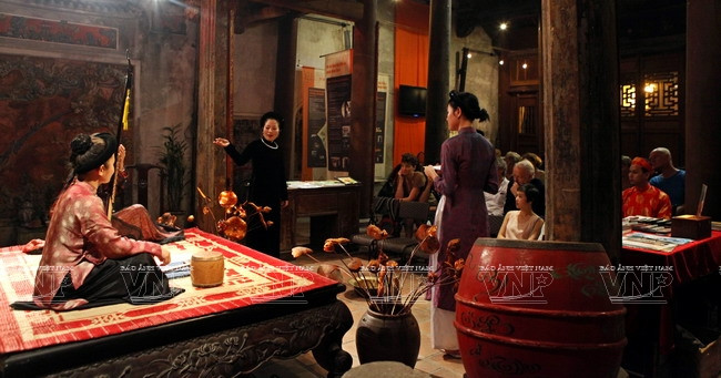 Hát cửa đình ở Đền Quan Đế: Bảo tồn và phát huy di sản ca trù ảnh 4