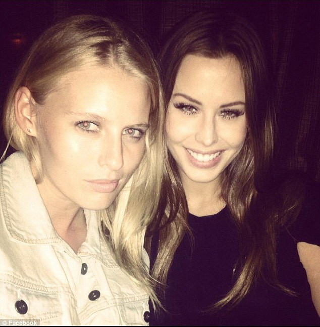 Mỹ: Người mẫu trẻ suýt chết vì bị hội chứng sốc độc do dùng tampon ảnh 1