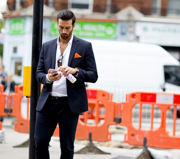 Những xu hướng thời trang "náo loạn" trên đường phố London ảnh 15