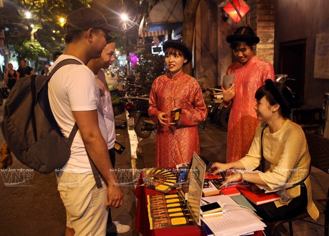 Hát cửa đình ở Đền Quan Đế: Bảo tồn và phát huy di sản ca trù ảnh 1