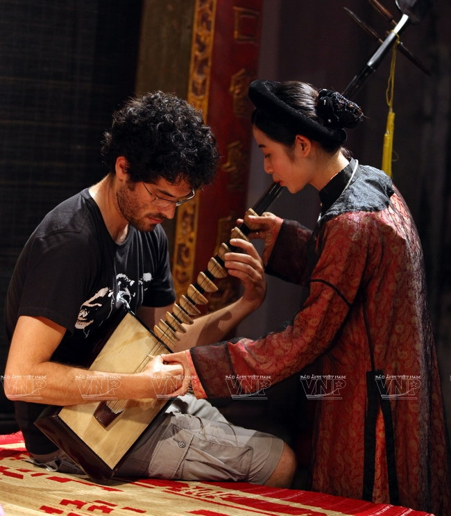 Hát cửa đình ở Đền Quan Đế: Bảo tồn và phát huy di sản ca trù ảnh 11