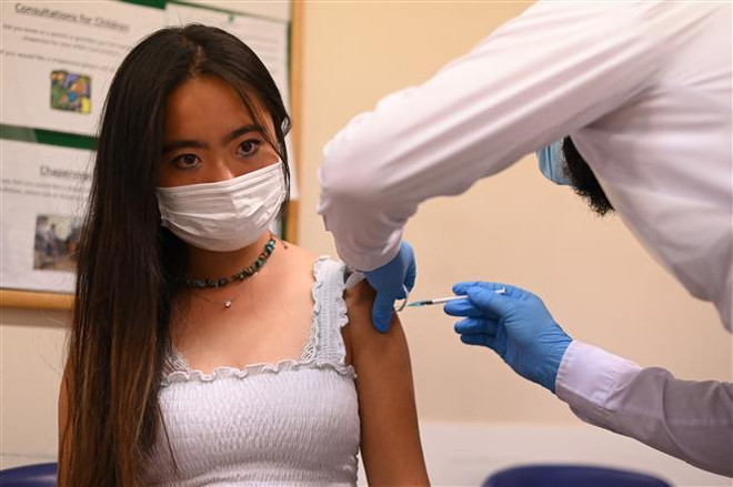 Tình hình tiêm vaccine COVID-19 tại Malaysia, Hong Kong, Anh, Nga ảnh 2