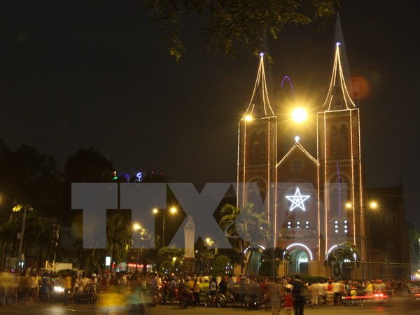 Nhà thờ Đức Bà Thành phố Hồ Chí Minh. (Ảnh: Phương Vy/TTXVN) Phó Thủ tướng chúc mừng đồng bào Công giáo, tín đồ Tin lành ở TPHCM ảnh 1