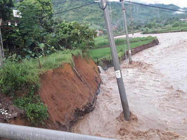 Mưa lũ tiếp tục gây thiệt hại nặng tại các tỉnh miền núi phía Bắc ảnh 1