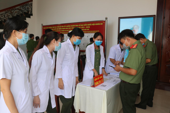 Cần Thơ: 8 tổ bầu cử thuộc lực lượng vũ trang tham gia bầu cử sớm ảnh 2