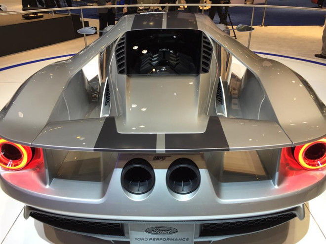 Ford sản xuất siêu xe GT mới sử dụng sợi carbon ở Ontario ảnh 1