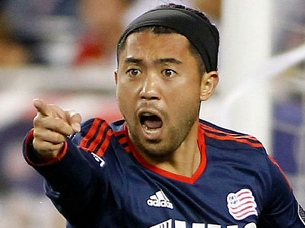 Cận cảnh Lee Nguyễn ghi bàn sau màn solo từ giữa sân ảnh 1