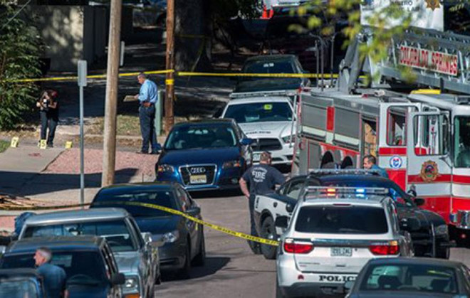 Mỹ: Xả súng kinh hoàng ở khu buôn bán làm 3 người thiệt mạng ảnh 1