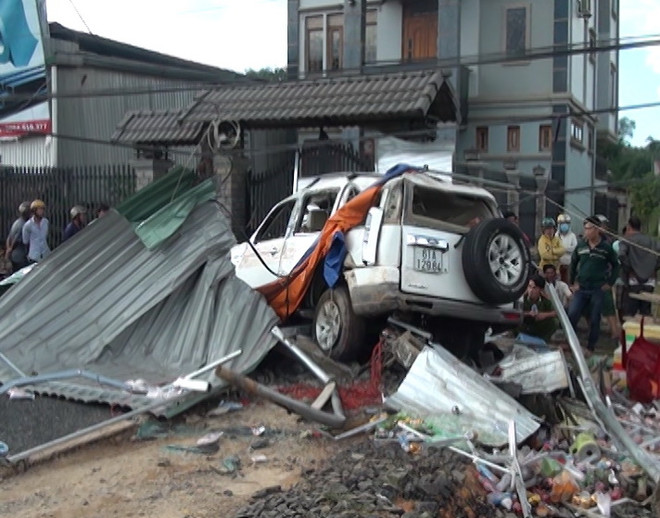 Hiện trường vụ tai nạn giao thông làm 3 người chết ở Bình Phước ảnh 3