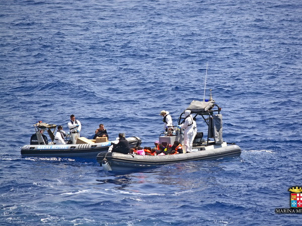 Đức: Khủng hoảng di cư đáng lo hơn vấn đề nợ Hy Lạp ảnh 1