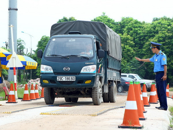Xử lý hơn 1.000 trường hợp xe quá tải, xe giả danh tại Hà Nội ảnh 1