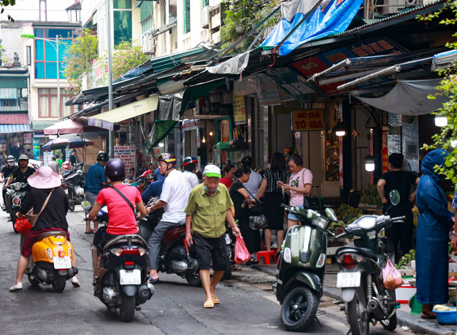 Hà Nội: Giá một số loại thực phẩm tăng nhẹ trước ngày Tết Đoan Ngọ ảnh 11