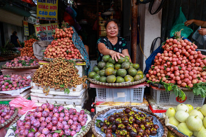 Hà Nội: Giá một số loại thực phẩm tăng nhẹ trước ngày Tết Đoan Ngọ ảnh 1