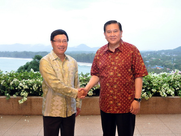 Phó Thủ tướng, Bộ trưởng Ngoại giao thăm và làm việc tại Thái Lan ảnh 1