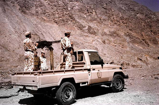 Nhóm Jaish al-Adl nhận là thủ phạm bắt cóc 12 nhân viên an ninh Iran ảnh 1