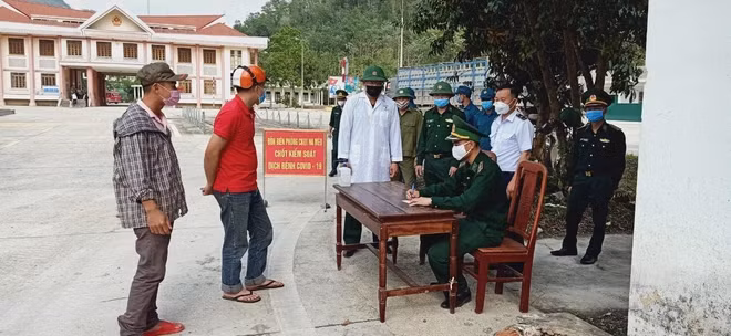 Thanh Hóa: 'Lá chắn thép' bảo vệ chủ quyền biên giới và ngăn COVID-19 ảnh 2