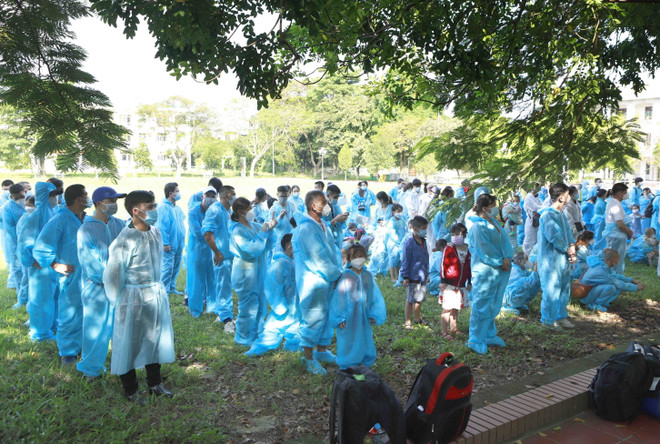 Vĩnh Phúc đón hơn 300 người từ miền Nam về quê bằng máy bay ảnh 2